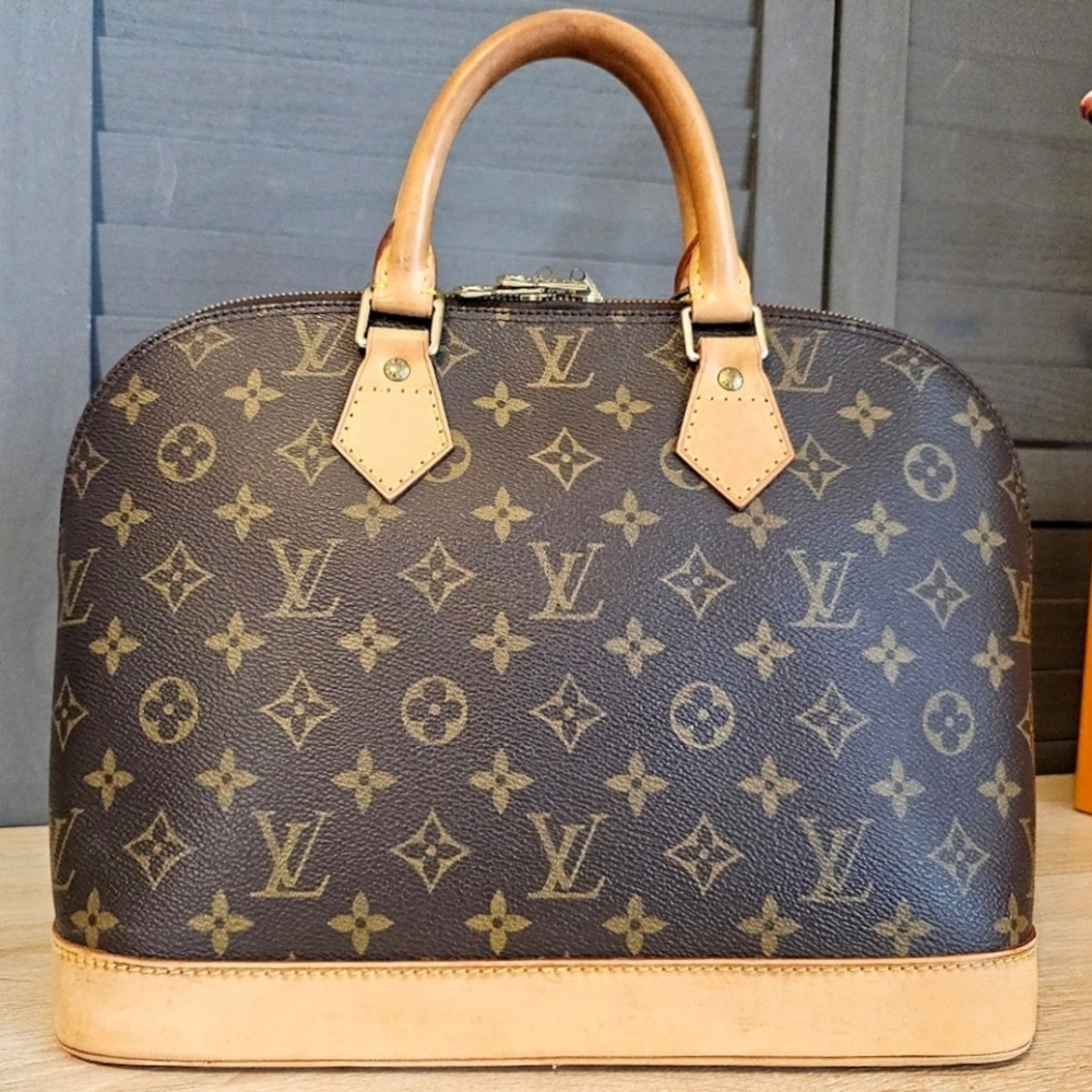 Authentic LOUIS VUITTON Monogram Alma PM Handbag